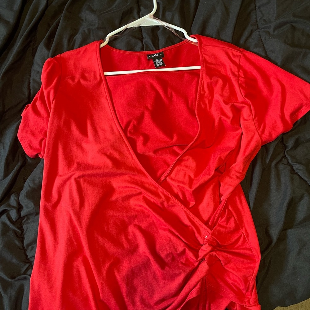 Red top ties on the side